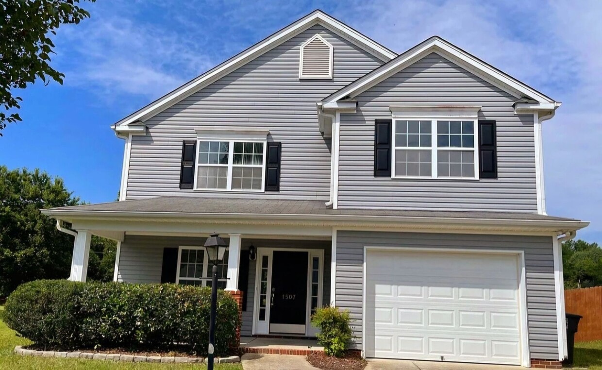 Primary Photo - 1507 Hamilton Hills Dr
