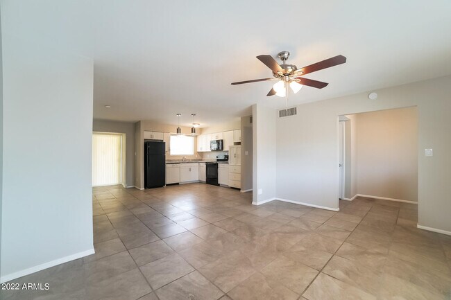 Foto del edificio - 8613 N 33rd Ave