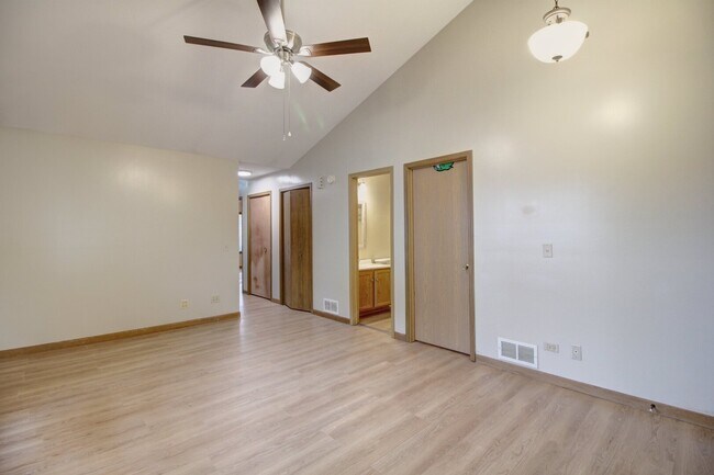 Foto del edificio - 1324 Post Oak Ct