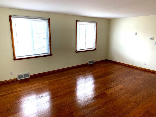 Sala de estar - 116 N Union Rd