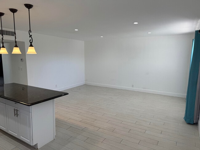 Building Photo - 669 Monaco Ct