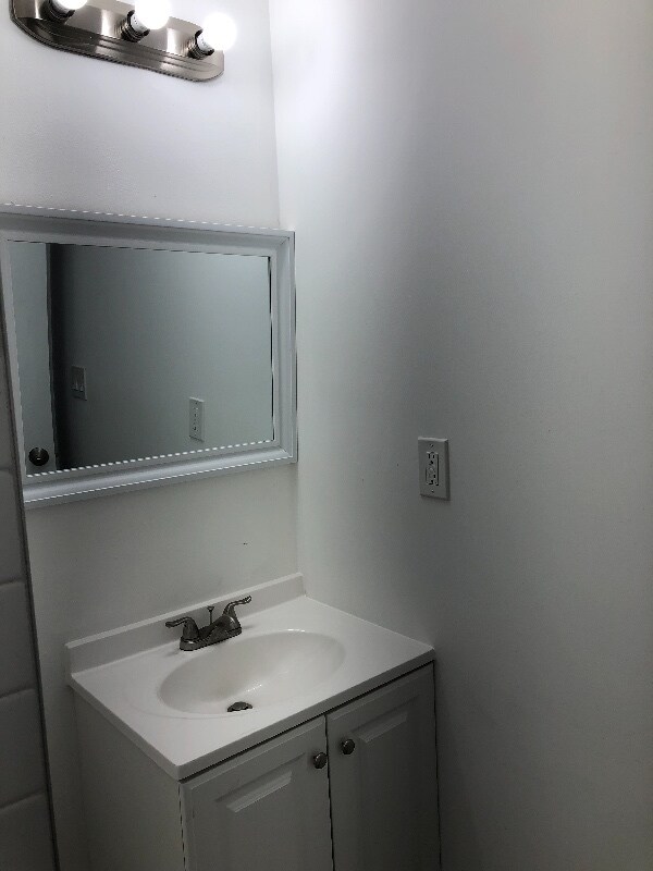 Foto del edificio - 319 E Walnut Ln
