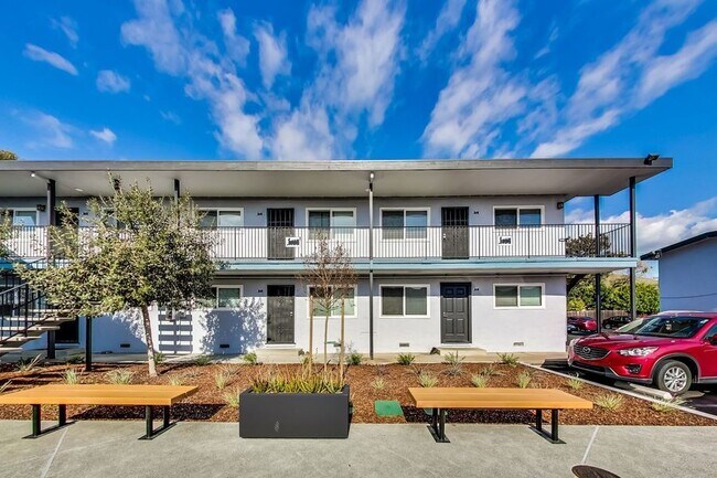 Building Photo - Beautifully Renovated Fremont Community. 3...