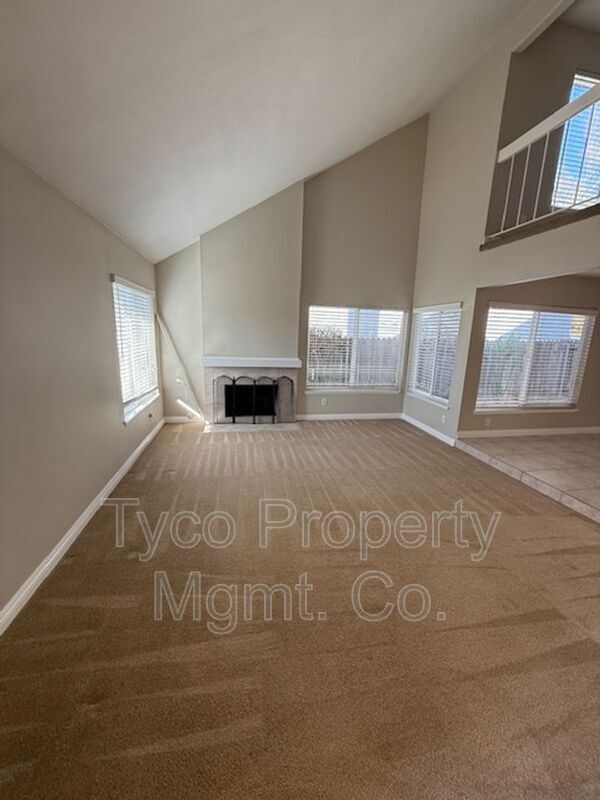 Building Photo - 863 Crystal Creek Ct