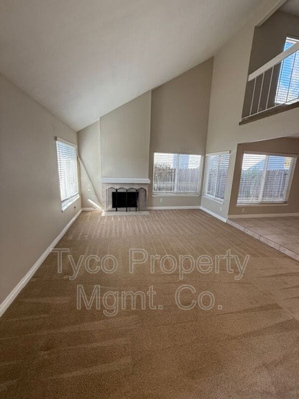 Foto del edificio - 863 Crystal Creek Ct