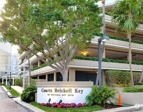 Building Photo - 801 Brickell Key Blvd