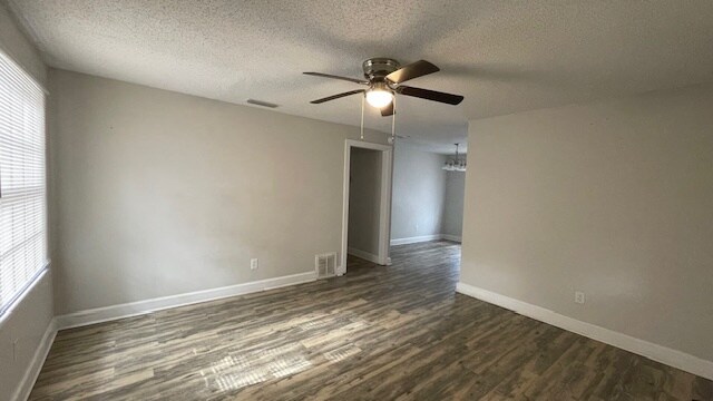 Building Photo - Farnell