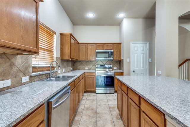 Building Photo - 15765 Landing Creek Ln