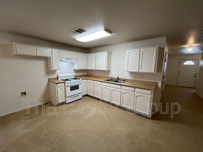 Building Photo - 1434 Cottage Pl