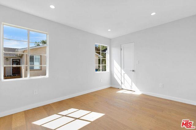 Foto principal - 3444 S Bentley Ave