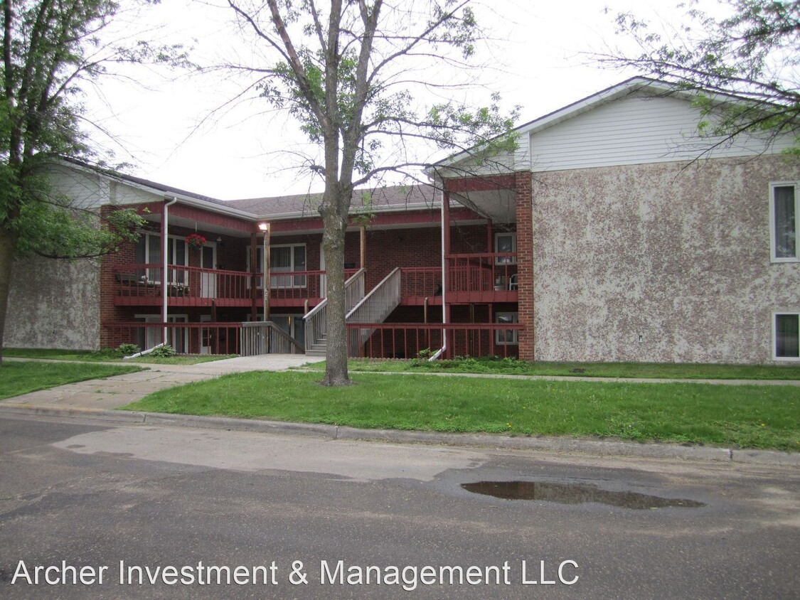 Primary Photo - 621 3rd Ave N