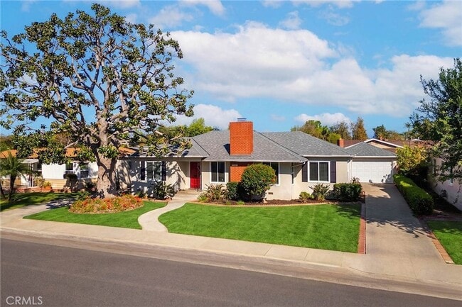 Foto del edificio - 1505 N Rosewood Ave