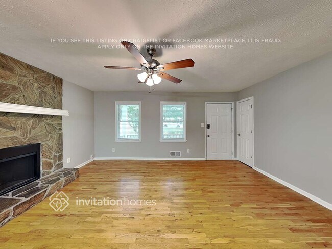 Building Photo - 4414 Lamar Dr