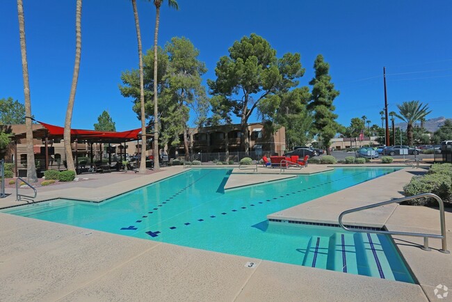 Foto del interior - College Town Tucson