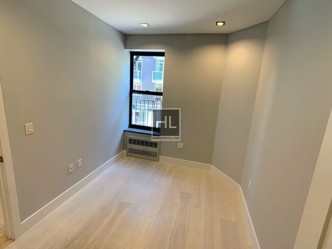Building Photo - NO FEE Four Bed on Lower East Side! Won't ...