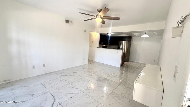 Foto del edificio - 1720 E Thunderbird Rd