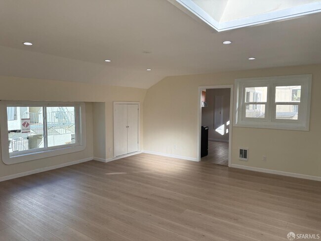 Foto del edificio - 258 Dorland St