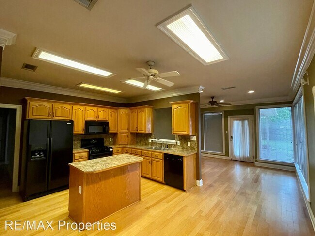 Building Photo - 2 br, 2 bath House - 11113 Garrett Dr