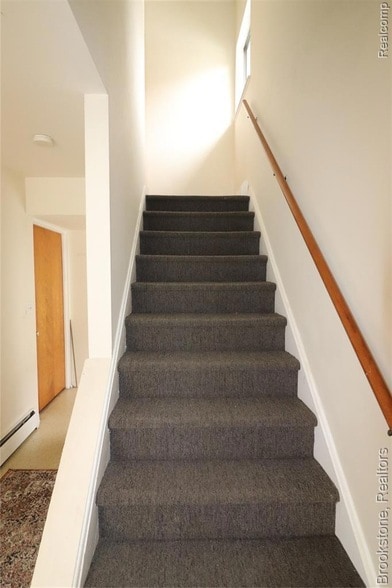 Building Photo - 2 Glendale Dr