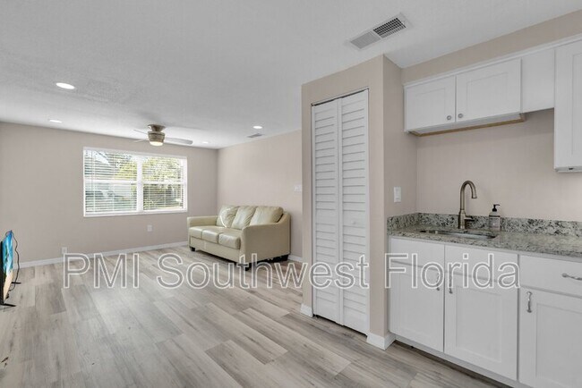 Foto del edificio - 1673 Cherry Ln