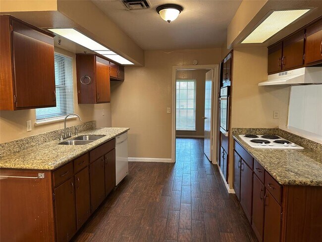 Building Photo - 11323 Sageway Dr