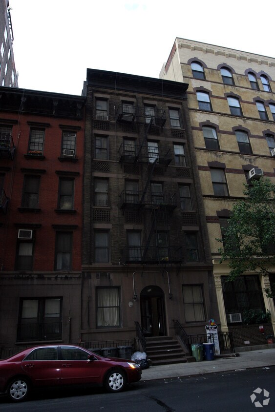 Foto del edificio - 212 W 17th St