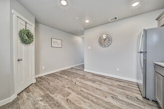 Building Photo - 12603 Telge Rd