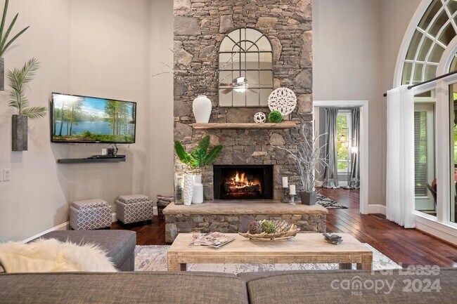 Building Photo - 16308 Autumn Creek Ct