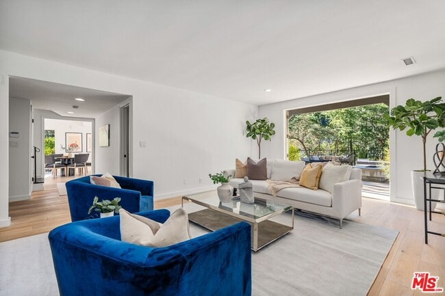 Building Photo - 7560 Devista Dr