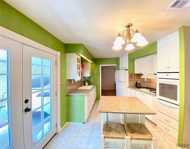 Building Photo - 145 Camp Fire Dr