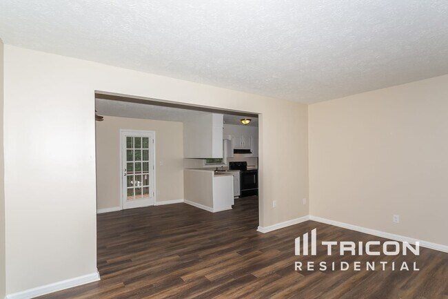 Foto del edificio - 6205 Dorsett Shoals Rd