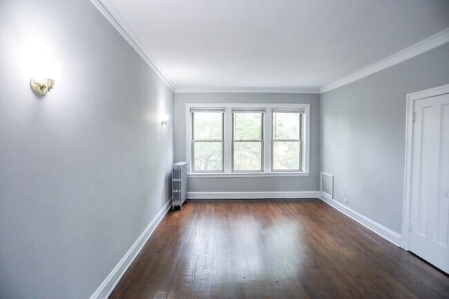 Foto del edificio - 3411 W Balmoral Ave