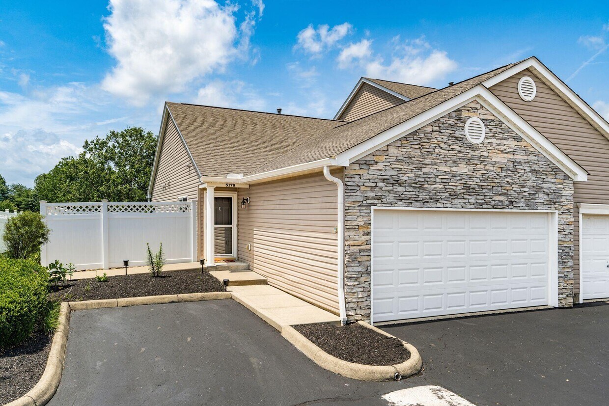 Foto principal - 5179 Mantua Dr