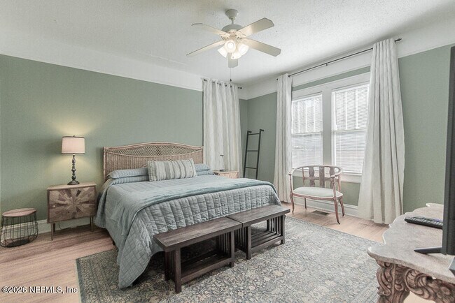 Building Photo - 1040 Cherry St