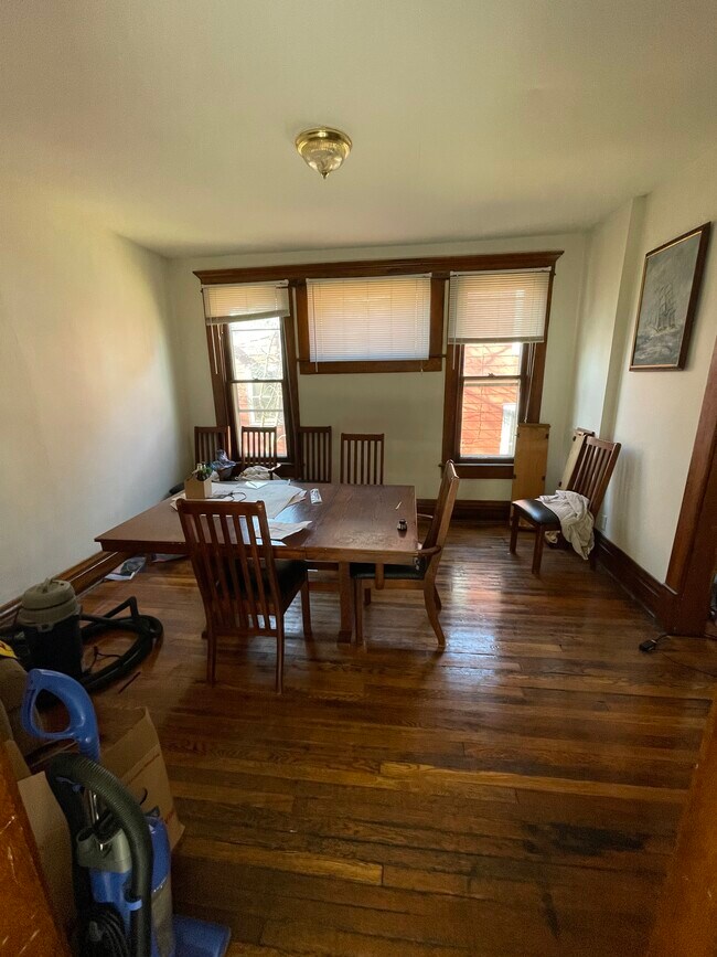 Foto del edificio - 207 E Oakland Ave