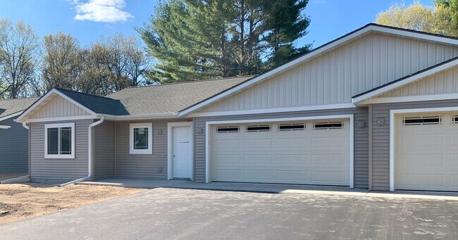 Foto del edificio - 122-124 Hickory Lane