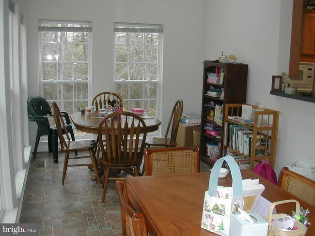 Building Photo - 7922 Eagle View Dr