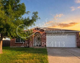 Building Photo - 2402 Riley Dr