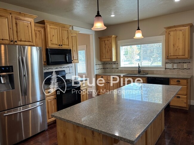 Building Photo - 3312 E Edwards Dr