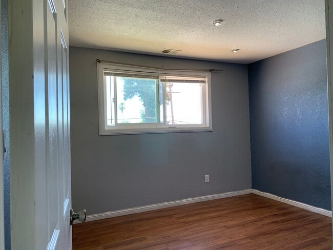 Building Photo - 1511 Mt Everest Ct