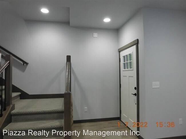 Building Photo - 3 br, 2.5 bath House - 529 Ball Street A