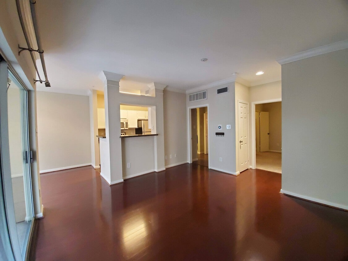 Living area - 3231 Allen Pkwy