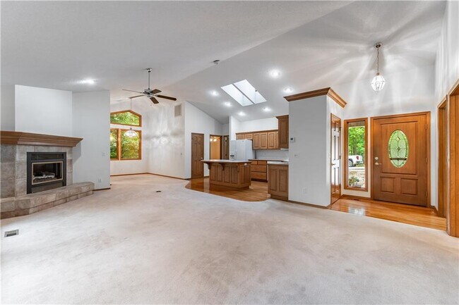 Building Photo - 5 Ellesmere Ln