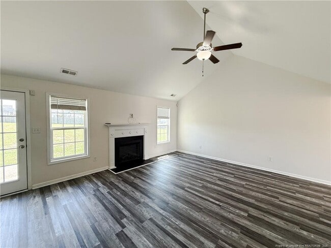 Foto del edificio - 135 Whitetail Ct