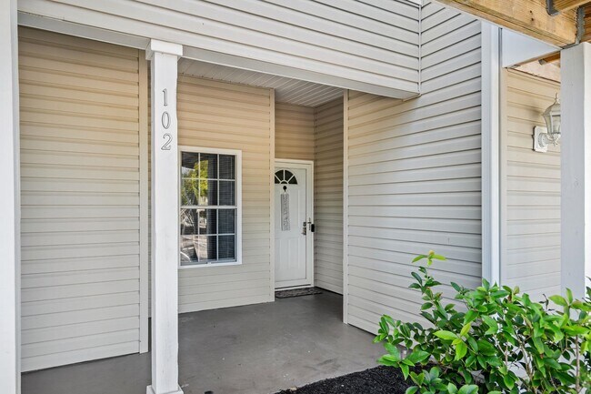 Foto del edificio - 120 Lazy Willow Ln