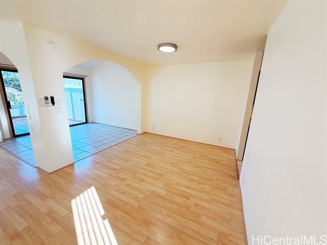 Foto del edificio - 95-235-235 Waioleka St