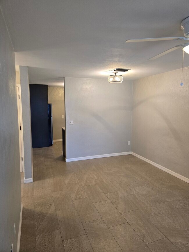 Foto del edificio - 650 Ave B SW