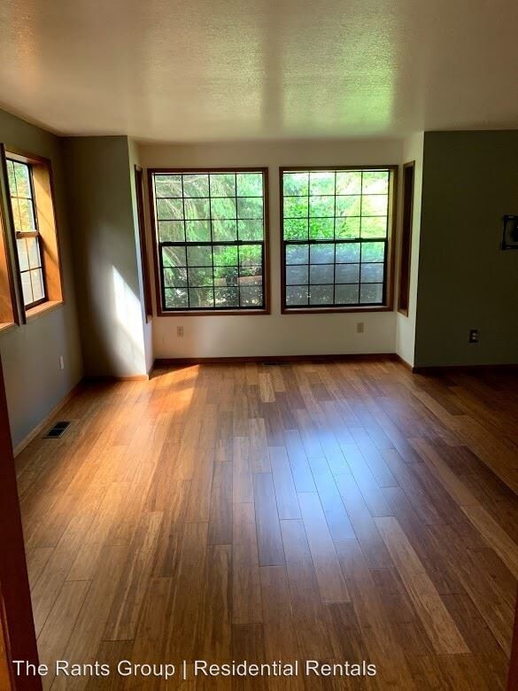 Building Photo - 3710 Goldcrest Heights NW
