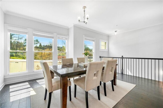 Foto del edificio - 552 Ember Ln NW