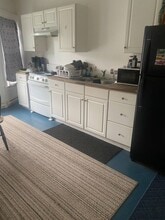 Building Photo - 18 Harper St